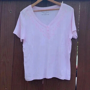 Tylor & Henry women’s Short Sleeve Pink Top With Design Size Medium
